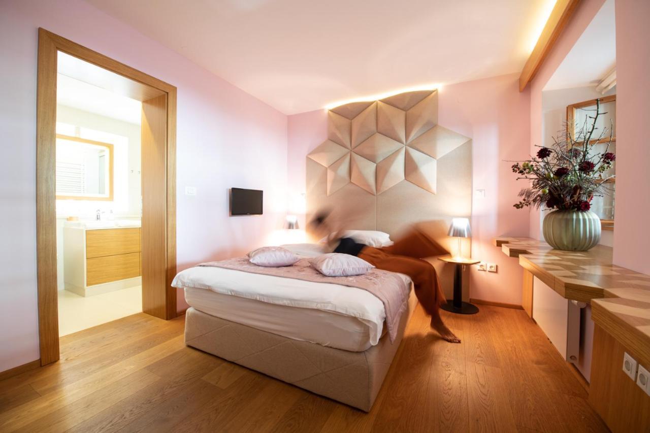 Skrabceva Domacija Hotel Ribnica Ngoại thất bức ảnh